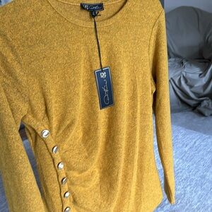 Super soft, Diane Gillman sweater size medium.
